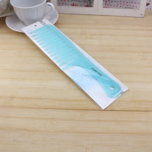 หวีผมพลาสติกฟันใหญ่ 19 ซม. คละสี สำหรับดูแลความงามที่บ้าน - Product Image 4