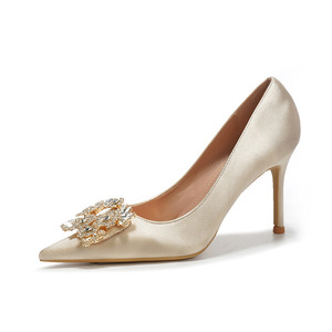 <span class=keywords><strong>รองเท้า</strong></span>ส้นสูงแบบส้นเข็มไมโครไฟเบอร์ปี 2026 สำหรับผู้หญิง ปลายแหลมปิดหัวเท้า สีเบจนู้ด <span class=keywords><strong>รองเท้า</strong></span>แต่งงานแบบหุ้มข้อสูง แฟชั่น - Product Image 5