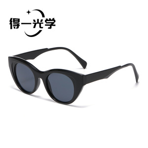 แว่นกันแดดทรงแคทอาย UV400 กรอบ PC ป้องกันแสงแดดสำหรับทุกเพศ - Product Image 2