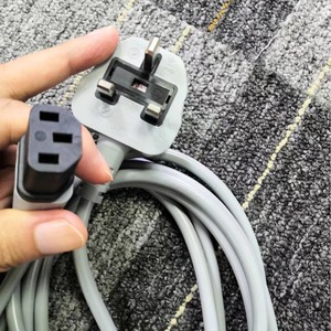 Cable de Conexión Tipo T Estándar Británico, Fabricado en Alemania, 3 Metros, Conductor de Cobre, Aislamiento de PVC, Uso Industrial - Product Image 1