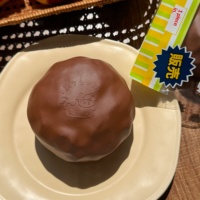 Jouet anti-stress souple Moozy en PU, en forme de coquille de chocolat au lait, ultra-réaliste, sur le thème alimentaire, pour les 14 ans et plus, fabriqué en Chine continentale