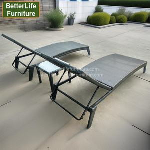 Beach Golf Club Rattan Lounge Chair Patio Garden Chaise Bed Hotel de lujo Hospitality Resort Outdoor Tumbona con mesa pequeña - Product Image 3