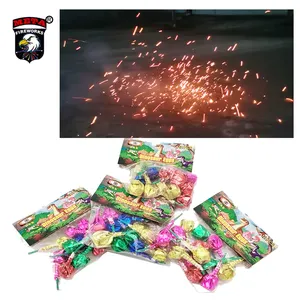 Pau de embalagem de fogo de artificio Heißer Verkauf Hochwertige bunte Feuerwerks körper mit Spielzeug form und auffälligen Drachen eiern
