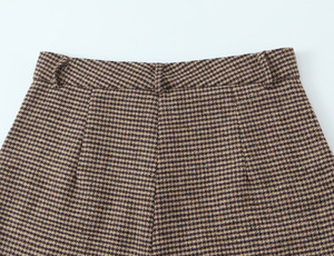 Shorts Bermuda <span class=keywords><strong>Femme</strong></span> Personnalisés Printemps 2026 à Motif <span class=keywords><strong>Pied</strong></span>-<span class=keywords><strong>de</strong></span>-<span class=keywords><strong>Poule</strong></span> - <span class=keywords><strong>Short</strong></span> Vintage Amincissant à Jambe Droite OEM/ODM par Usine <span class=keywords><strong>de</strong></span> Vêtements Chinoise - Product Image 5