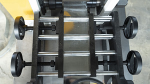 Máy tạo hình cuộn Keel hình kim loại với động cơ bánh răng & ổ trục-cuộn lạnh hình đặc biệt hình thành dễ vận hành - Product Image 6