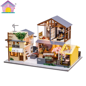 Casa de Muñecas en Miniatura con Muebles y Muñecas Familiares, en Oferta - Product Image 2