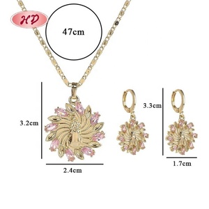 เฮงเดียน ขายส่งชุดเครื่องประดับทองชุบ 18K ลายยูนิคแบบนกยูง ประดับเพชรซิคอนเกรด AAA สไตล์วินเทจ สำหรับผู้หญิงในงานเทศกาลและงานปาร์ตี้ ขั้นต่ำ 6 ชิ้น - Product Image 2