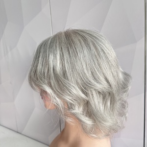 Peluca Médica de Cabello Humano Natural Corto, Lista para Enviar, Color Gris Blanco, Completamente Anudada a Mano con Base de Seda, para Mujeres con <span class=keywords><strong>Alopecia</strong></span> y Pérdida de Cabello - Product Image 3