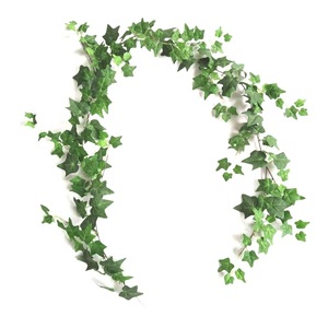 Centaines de lianes artificielles en lierre de 200 cm, vertes avec des bords blancs, décorations de mariage, feuilles en plastique pour la décoration de la maison et des événements - Product Image 1