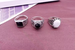 Venta al por mayor barato puestos de mercado nocturno de los hombres de piedra anillo de diamante de piedra natural en polvo anillo de cristal - Product Image 6