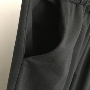 Ensemble de vêtements de luxe pour créateurs, t-shirt à manches courtes color-block avec lettrage brodé floqué, pantalon décontracté - Product Image 4