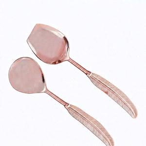 Juego de cucharas de acero inoxidable con revestimiento PVD en oro rosa, con mango estilo pluma, perfecto para bodas, banquetes, restaurantes y cenas en casa. - Product Image 1