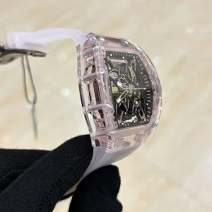 Montre squelette de luxe pour homme, nouvelle collection, avec boîtier en cristal rose premium, mouvement mécanique automatique, étanche, lumineuse, style sportif et design. - Product Image 3