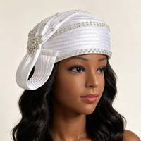 Topi Gereja Satin Lipit Merah dengan Bros Bunga Kristal Rhinestone, Elegan untuk Wanita, Pesta Pernikahan Formal, Topi Cloche