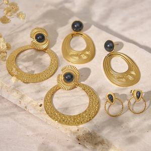 Bijoux en acier inoxydable personnalisables, plaqués or 18 carats, durables et élégants, parfaites pour les cadeaux uniques, boucles d'oreilles pendantes - Product Image 1