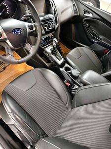 รถยนต์มือสองราคาถูกขาย <span class=keywords><strong>Ford</strong></span> <span class=keywords><strong>Focus</strong></span> ปี <span class=keywords><strong>2015</strong></span> เครื่องยนต์ <span class=keywords><strong>1.6</strong></span> ลิตร เกียร์อัตโนมัติ ไมล์น้อย พวงมาลัยซ้าย เบนซิน ซีดาน - Product Image 3