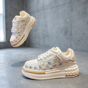 Zapatillas de Running de Invierno a la Moda, Diseño que Aumenta la Altura, Suela Gruesa de Malla, Suela Exterior de Goma, Cierre con Cordones, Estampado Moderno - Product Image 3