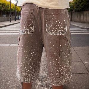 Shorts <span class=keywords><strong>en</strong></span> <span class=keywords><strong>jean</strong></span> déchirés pour <span class=keywords><strong>homme</strong></span>, style vintage, diamant, ample, délavé à l'acide, avec ourlet brut et entièrement orné de strass, style streetwear - Product Image 4
