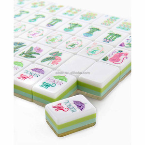 Tuiles de Mahjong Américain de Luxe Moderne en Acrylique à Motif Gravé Personnalisé, Design à 4 Couches pour le Divertissement - Product Image 4