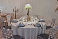 Chaise Chiavari en acier argenté de luxe en gros, chaises Tiffany en métal empilables pour mariage, événement, hôtel, banquet, location de mobilier