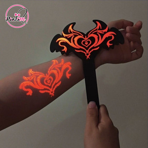 Succubus - Paleta de entrenamiento SP con estampado fluorescente, paleta erótica de cuero SM, látigo, juguetes sexuales alternativos, regalos para adultos - Product Image 3