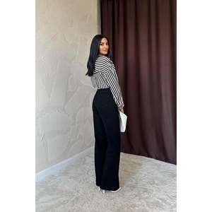 Camisas a Rayas Negras para Mujer al por Mayor, Colección de Blusas y Camisas Elegantes - Product Image 1