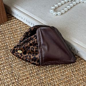 Pince à cheveux rétro motif léopard doré pour femme, haute élasticité, fixation triangulaire, accessoire pour cheveux automne/hiver - Product Image 3