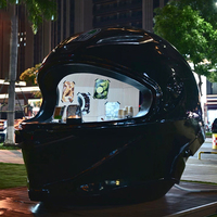 Kiosque à café en forme de casque, camion-restaurant, sculpture géante personnalisée en fibre de verre, grande statue de casque pour affichage mobile sur rue commerciale