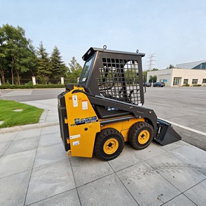Mini-chargeuse compacte XC7-SR04 légère et compacte pour l'aménagement paysager de petites surfaces et les travaux sur sites étroits - Product Image 5