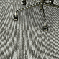 Dalles de moquette modulaires faciles à remplacer pour les sols surélevés dans les centres de données