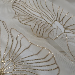 Brilhante Lurex Glitter <span class=keywords><strong>Tulle</strong></span> Mesh Lace Leve Tecido Lantejoula para Vestidos e Roupas Renda Bordada para Têxteis Domésticos - Product Image 1