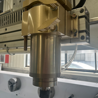 Machine de fraisage CNC 4 axes pour le travail du bois avec alimentation automatique des outils, contrôle NC Studio & Syntec, PLC & moteur