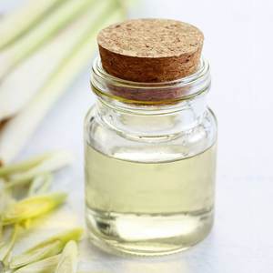 Aceite Esencial Puro <span class=keywords><strong>de</strong></span> Eucalipto Líquido <span class=keywords><strong>de</strong></span> Hojas con Aroma Fresco para Todo Tipo <span class=keywords><strong>de</strong></span> Piel, Uso Corporal Herbal - Product Image 1