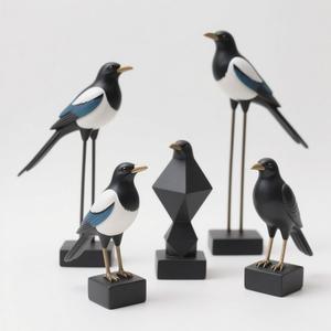Statue en résine <span class=keywords><strong>de</strong></span> <span class=keywords><strong>pie</strong></span> chanceuse-Figurine d'oiseau peinte à la main <span class=keywords><strong>de</strong></span> 6 ", plumes <span class=keywords><strong>de</strong></span> queue bleu-vert scintillantes - Product Image 2
