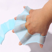 Venta al por mayor de guantes de buceo de entrenamiento de silicona, aletas de mano de Palma de natación con aletas palmeadas para dedos, paletas de mano para deportes acuáticos