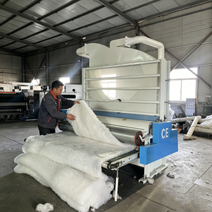Machine à peignage par flux d'air et à <span class=keywords><strong>aiguille</strong></span> pour <span class=keywords><strong>la</strong></span> confection de couettes et de literie - Product Image 1