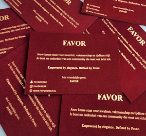 Tùy Chỉnh Màu Đỏ Nhung Lời Mời Đám Cưới Với Lá Vàng In Tự Dính Và Bóng Kết Thúc Nhung Phong Bì Và Cảm Ơn Bạn Thẻ - Product Image 1