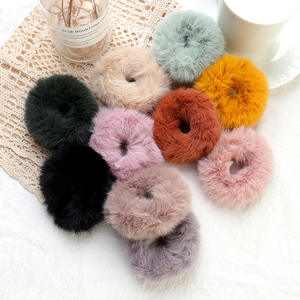 Bphne Teddy <span class=keywords><strong>Faux</strong></span> Fur <span class=keywords><strong>Hair</strong></span> Scrunchies, Zoete Konijn <span class=keywords><strong>Faux</strong></span> Fur Pluizige Bal Pom Pom Scrunchies, konijn Pluizig Haar Band - Product Image 3