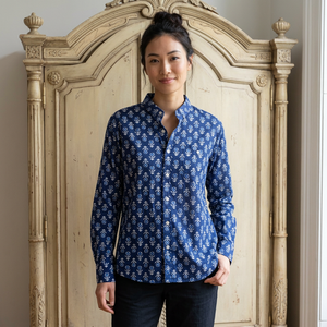 Camisa de Chifón para Mujer, Estilo Occidental Informal, Holgada, Color Índigo Oscuro, Estampado Floral, Cuello Mandarín, Manga Larga, Logotipo Bordado en la Espalda - Product Image 1