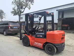 Chariot élévateur diesel d'occasion d'origine HELI CPCD30, 3 tonnes, 2 étages, hauteur de levage 3m, transmission 4x4, forte capacité de travail, prix usine abordable - Product Image 2