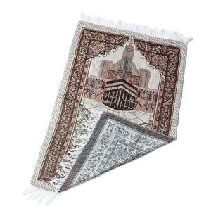 Nouveau design 2023 Tapis de prière musulman écologique pour voyage, articles ménagers personnalisés en gros à vendre - Product Image 1