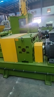 Extrudeuse de caoutchouc à double vis Yuchengsheng 55 kW, haute productivité, économie d'énergie pour la production continue de bandes d'étanchéité/tuyaux