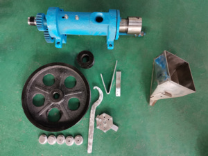 Máquina Extrusora de Alimentos para Mascotas, Fabricante de Pellets Motorizado Azul y Amarillo para el Procesamiento de Alimento para Perros - Product Image 2