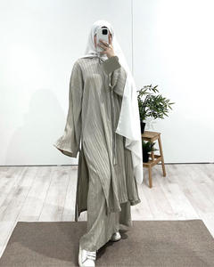 Ensemble 2 pièces à rayures plissées Vêtements islamiques pour femmes Abaya modeste Loose Split Side Tunics Oversize Skirts <span class=keywords><strong>Baju</strong></span> <span class=keywords><strong>Kurung</strong></span> - Product Image 4