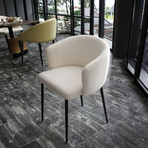 Chaise de salle à manger Talo de style crème minimaliste moderne italienne, luxe pour la maison, revêtement en cachemire, cadre en acier, dossier de villa - Product Image 1