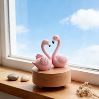 YIYU Boîte à musique rotative flamant rose romantique à mouvement rapide en bois de hêtre, mécanisme 8 tons, cadeau créatif pour la Saint-Valentin, son 30s
