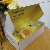 Scatola di Cartone Ondulato Kraft Pieghevole Personalizzata OEM ODM con Logo del Marchio, Autosigillante con Striscia a Strappo, Materiali Riciclati