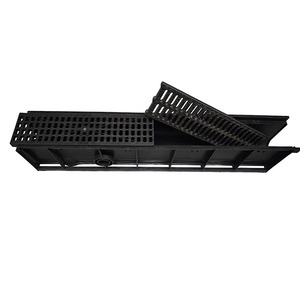 FUGU Respuesta rápida a lluvia intensa Sistema de drenaje de HDPE Drenaje de zanja en forma de <span class=keywords><strong>U</strong></span> de plástico negro con cubierta - Product Image 1