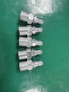 วาล์วแก๊สแอร์แบบกำหนดเองพร้อมฝาครอบและข้อต่อท่ออะลูมิเนียม R-134A พร้อมวาล์วเติมแก๊ส รับประกัน 1 ปี ผลิตในไต้หวัน - Product Image 2