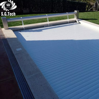 Wasserfestes, hochwertiges, ferngesteuertes Polycarbonat-Pool-Abdeckungssystem mit einziehbarer Poolüberdachung und Aluminiumrahmen